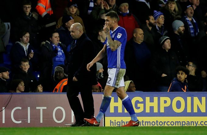 包含伯明翰主场击败布里斯托尔城，实现主场横扫的词条