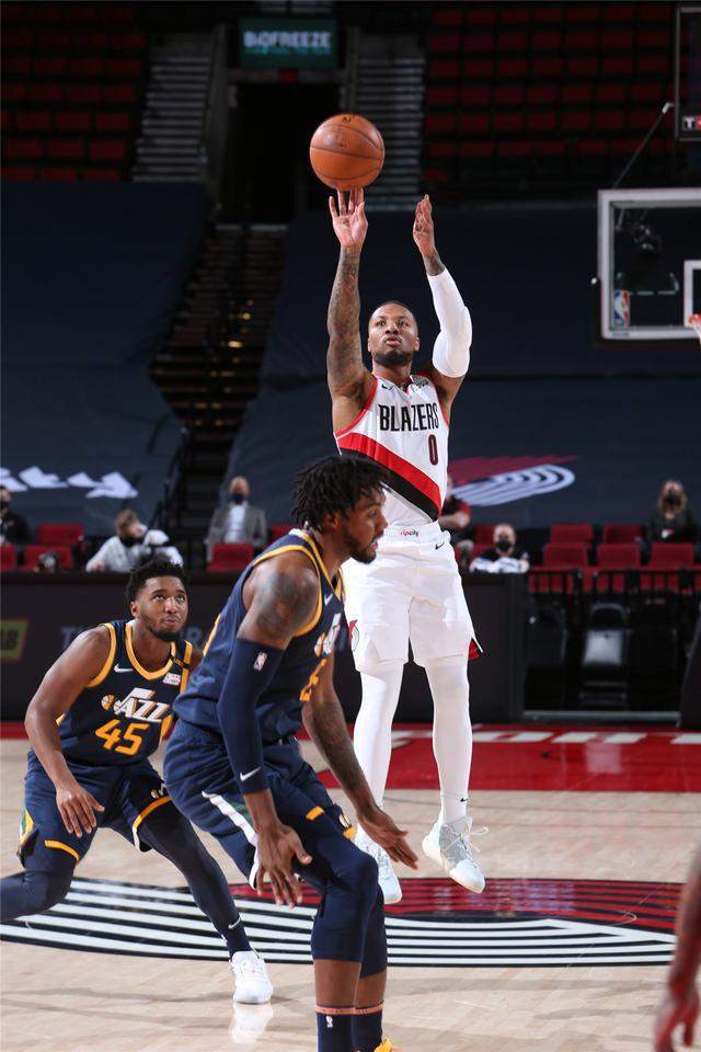 开拓者队内部问题浮现，需尽快解决