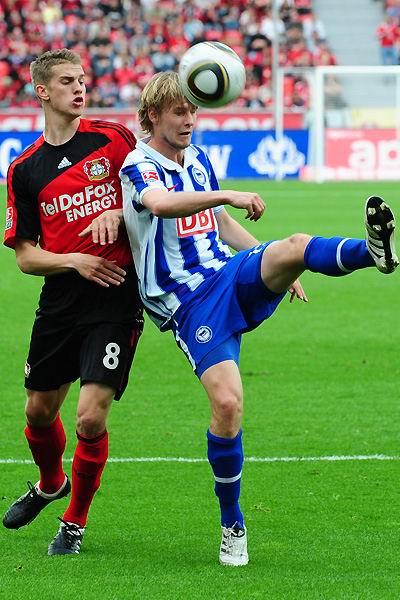 关于柏林赫塔球队踢出强劲比赛，再下一城的信息