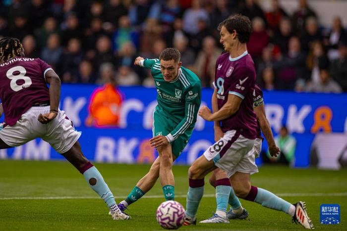 利物浦战胜伯恩利，保持不败纪录